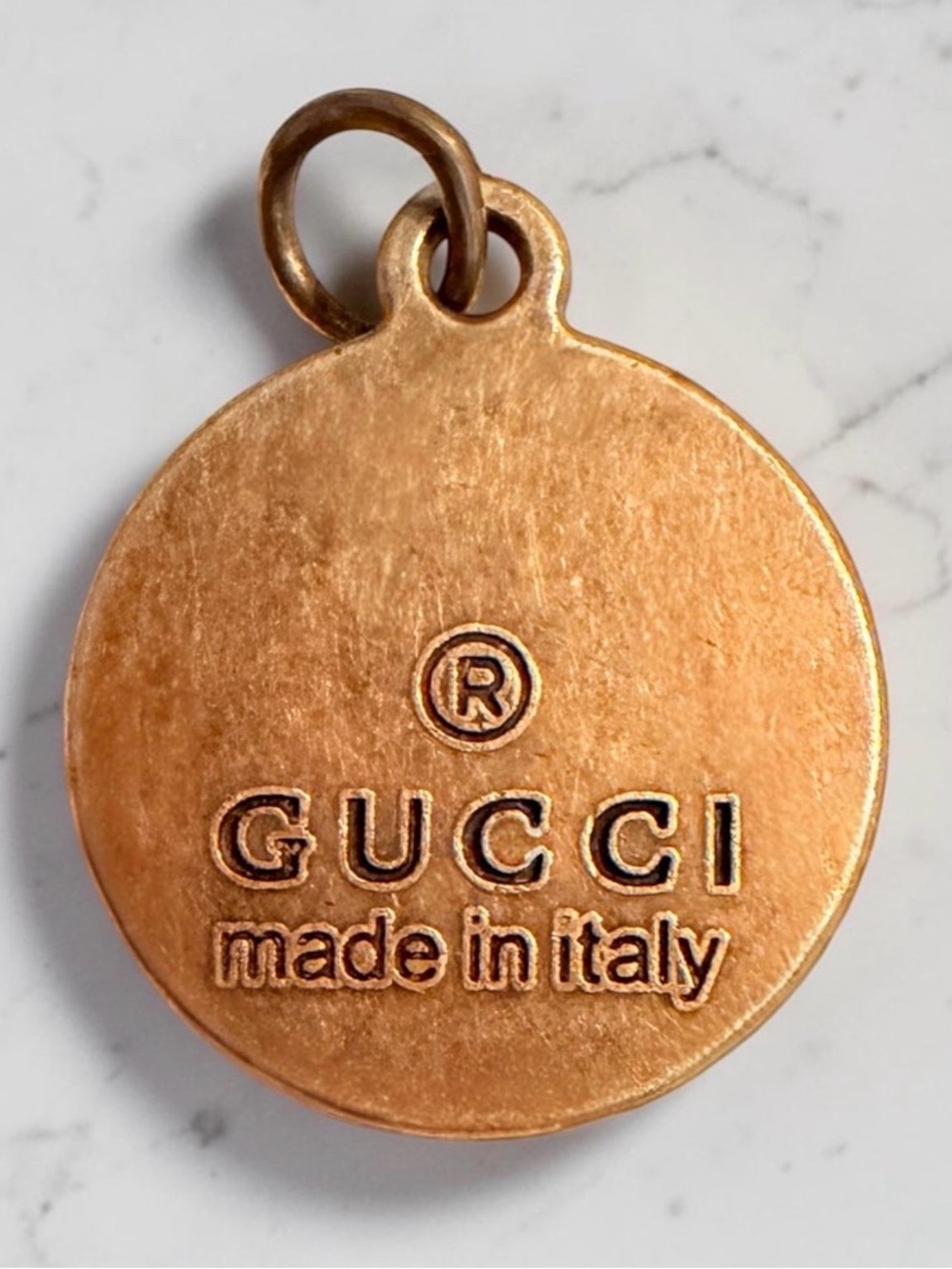 GUCCI Black Enamel Bee Medallion Charm Pendant Gold-Tone Made in Italy - Picture 3 of 3